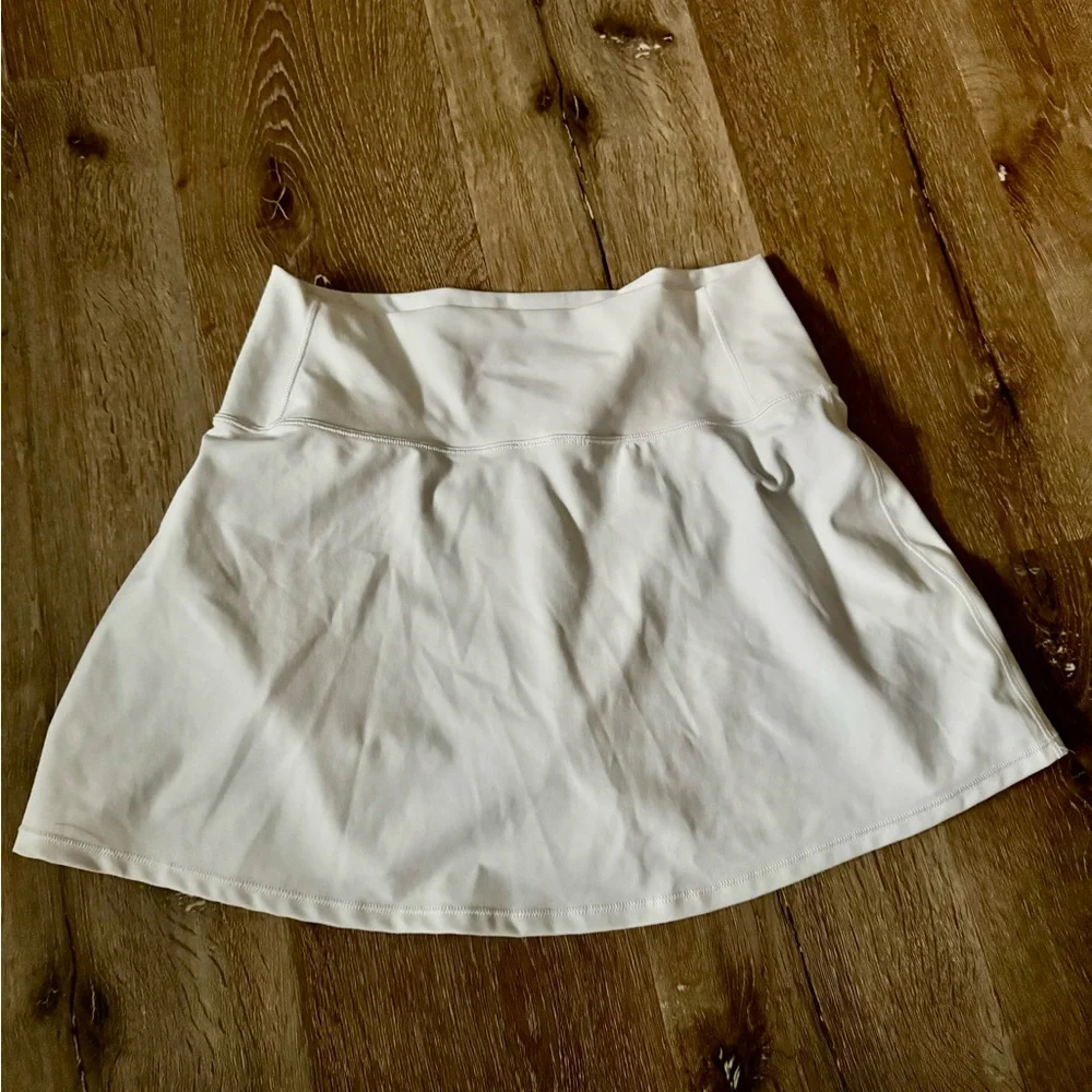 Vuori White VW3005 Daily Skirt Size S - Picture 2 of 3